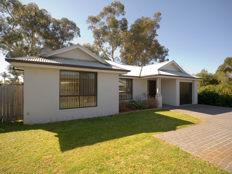 35B Thirlmere Way, Thirlmere NSW 2572