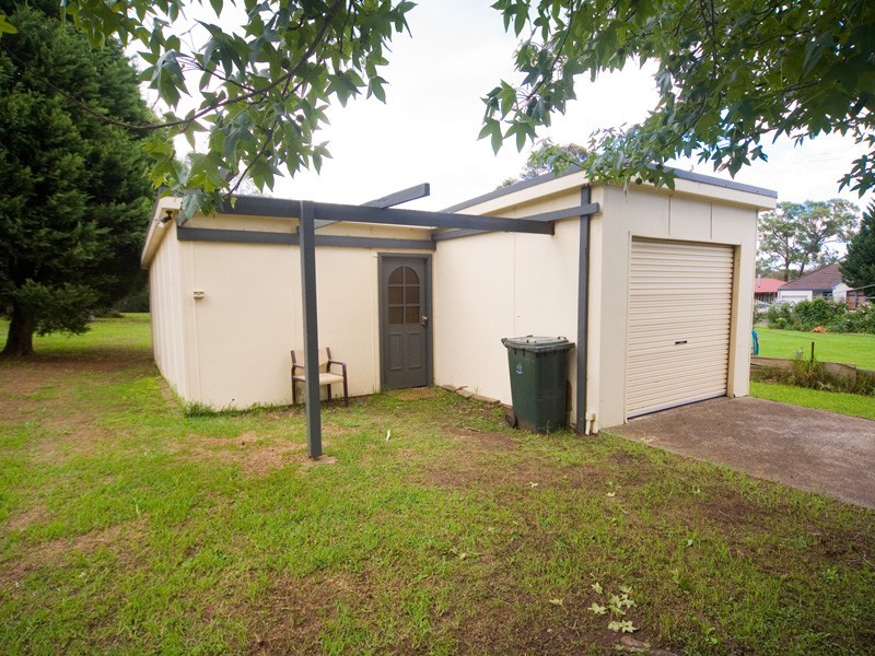 29 Westbourne Avenue, Thirlmere NSW 2572