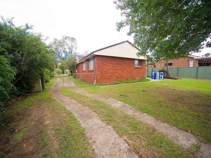 29 Westbourne Avenue, Thirlmere NSW 2572