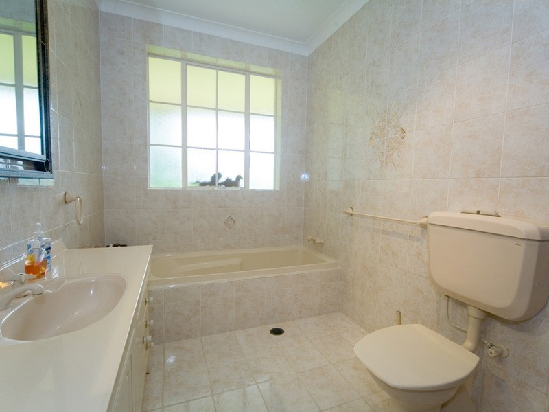 802 Thirlmere Way, Picton NSW 2571