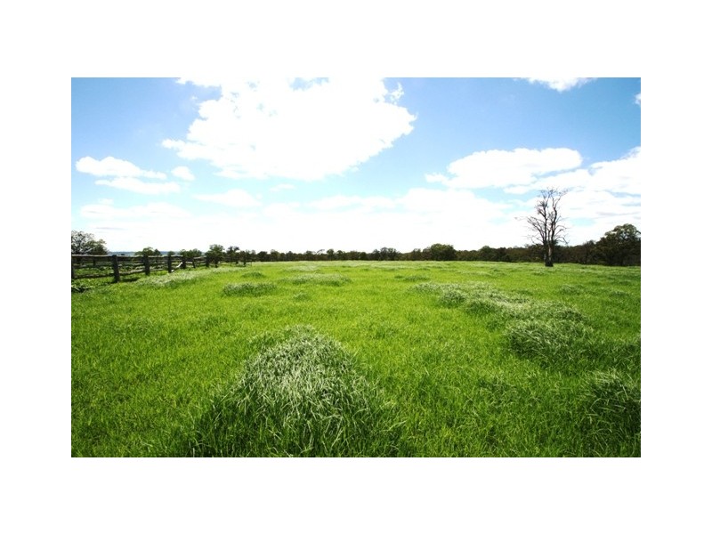 30 Lyrebird Road, Pheasants Nest NSW 2574