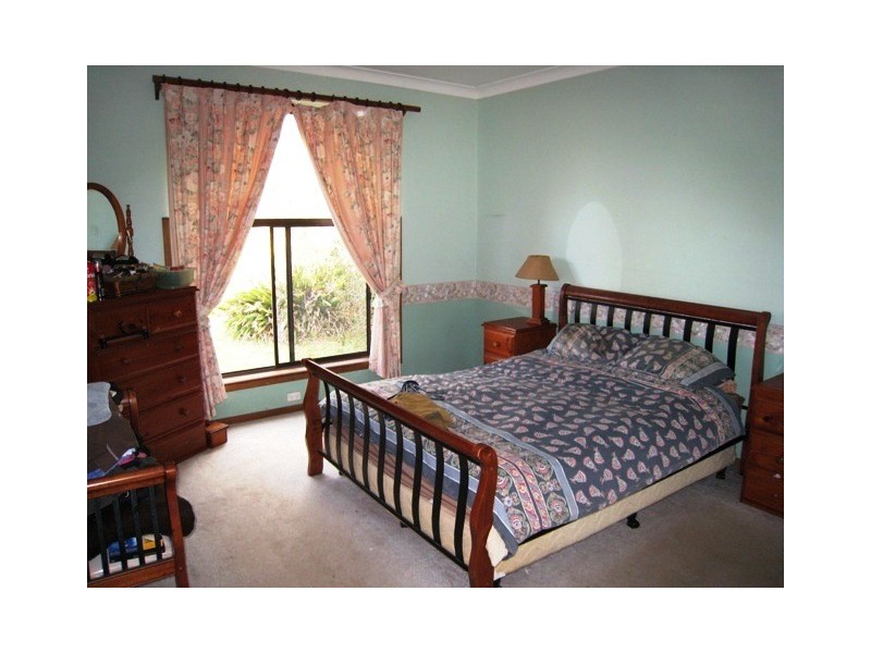 155 Oaks Road, Thirlmere NSW 2572