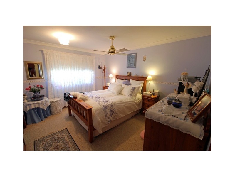 12 Kim Close, Thirlmere NSW 2572