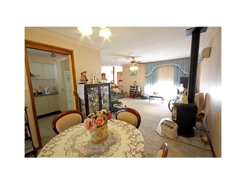 42 Westbourne Avenue, Thirlmere NSW 2572