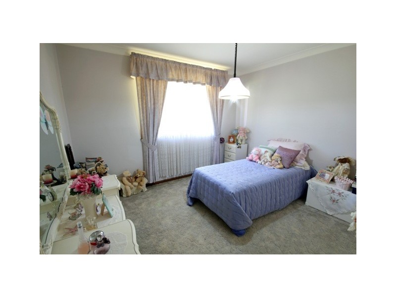 42 Westbourne Avenue, Thirlmere NSW 2572