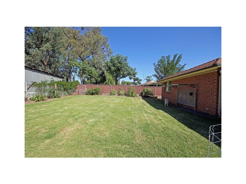 42 Westbourne Avenue, Thirlmere NSW 2572