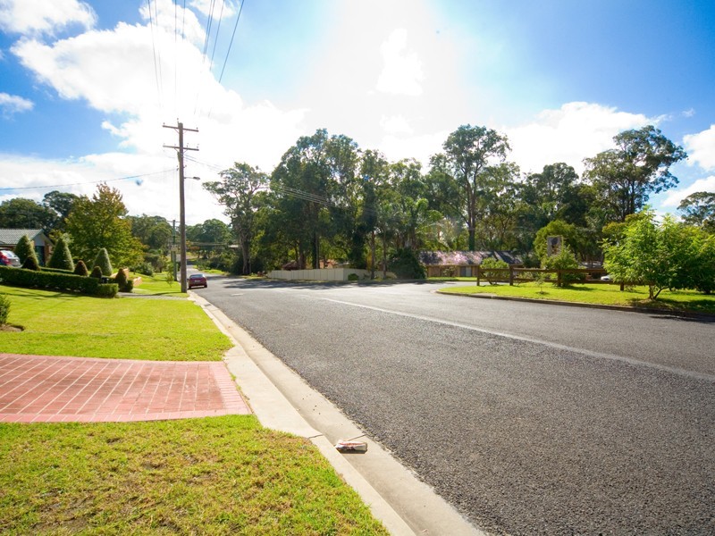 9 Castlereagh Street, Tahmoor NSW 2573