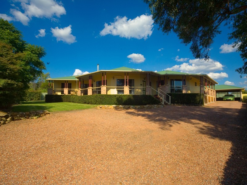 10 Richardson Street, Thirlmere NSW 2572