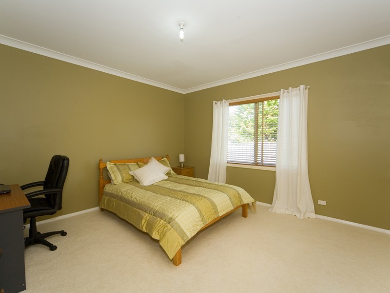 10 Richardson Street, Thirlmere NSW 2572