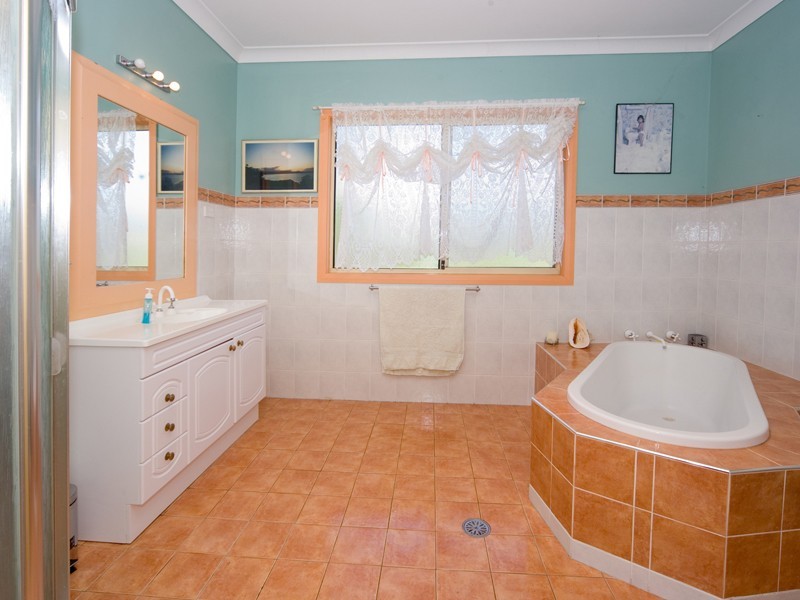 10 Richardson Street, Thirlmere NSW 2572
