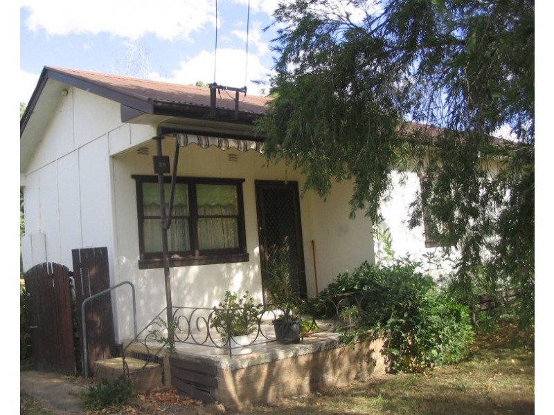 20 Rita Street, Thirlmere NSW 2572