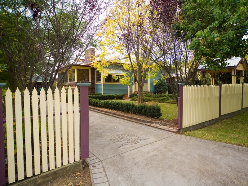 60 Carlton Road, Thirlmere NSW 2572