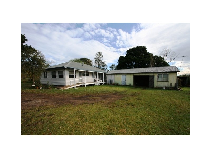 70 Nixon Road, Thirlmere NSW 2572