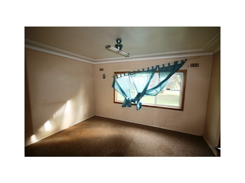 70 Nixon Road, Thirlmere NSW 2572
