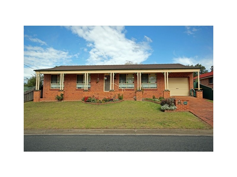 2 Amblecote Place, Tahmoor NSW 2573