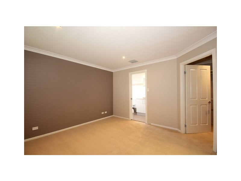 6 Hereford Way, Picton NSW 2571