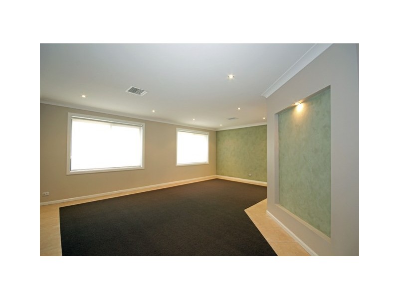 6 Hereford Way, Picton NSW 2571