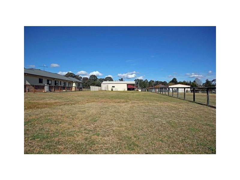 4 Milton Street, Thirlmere NSW 2572