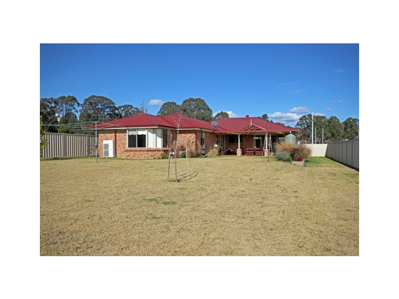 4 Milton Street, Thirlmere NSW 2572