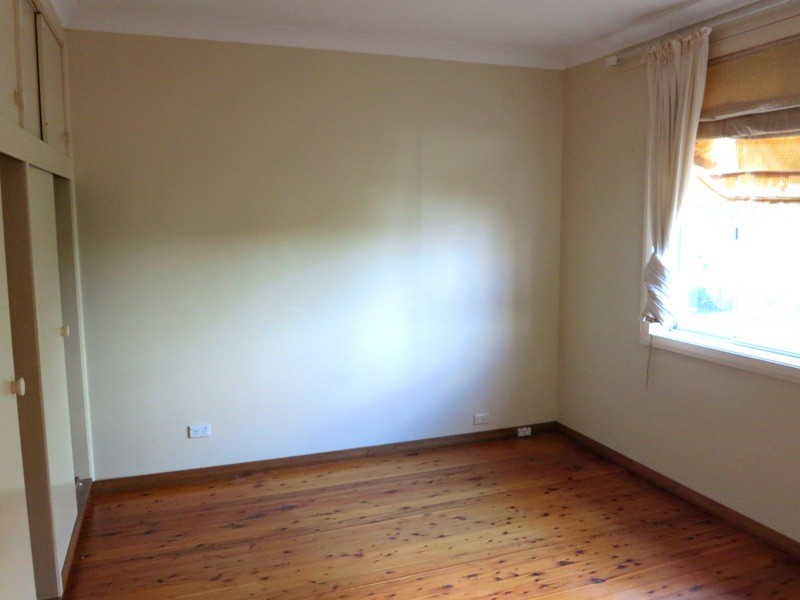 12 Picton Ave, Picton NSW 2571