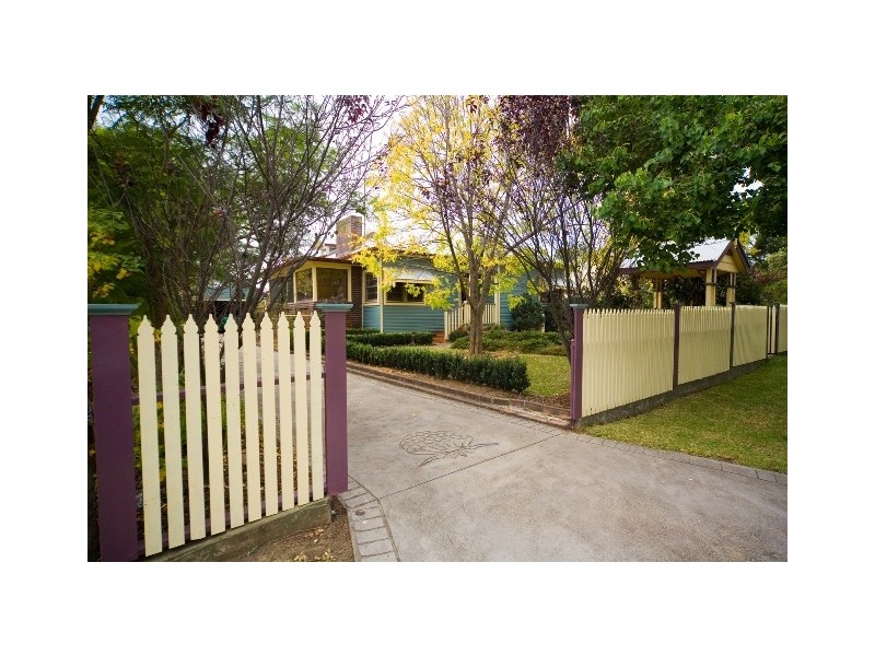 60 Carlton Road, Thirlmere NSW 2572