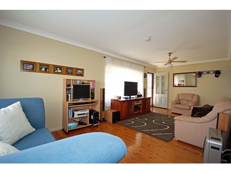 68 Westbourne Avenue, Thirlmere NSW 2572