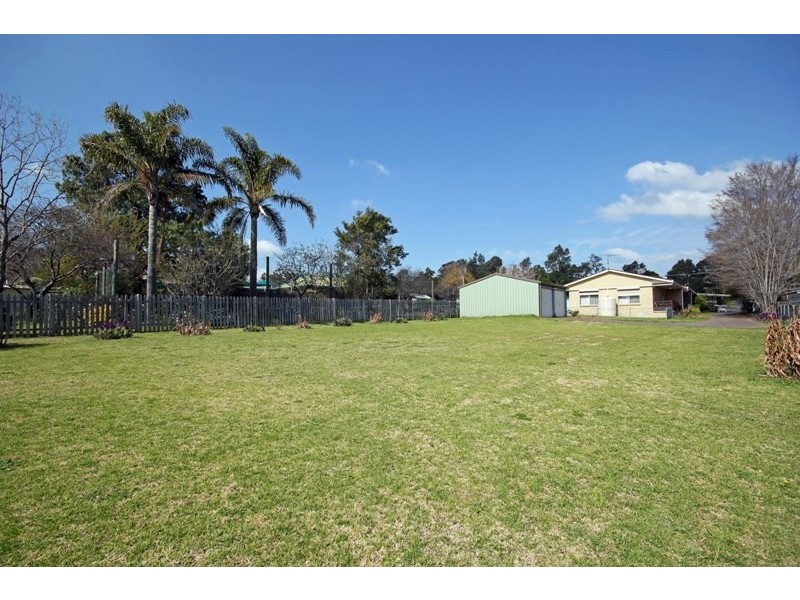 63 Oaks Street, Thirlmere NSW 2572