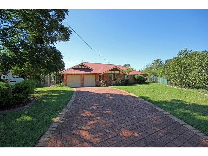12 Kim Close, Thirlmere NSW 2572
