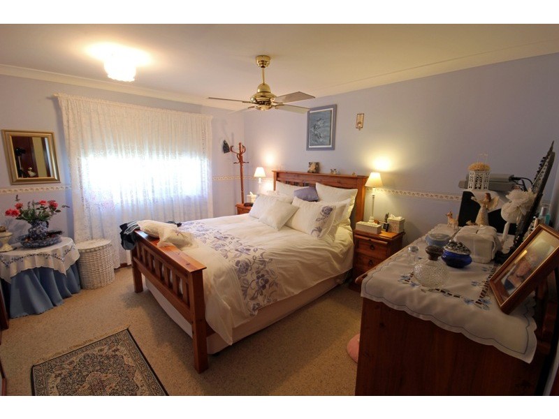 12 Kim Close, Thirlmere NSW 2572