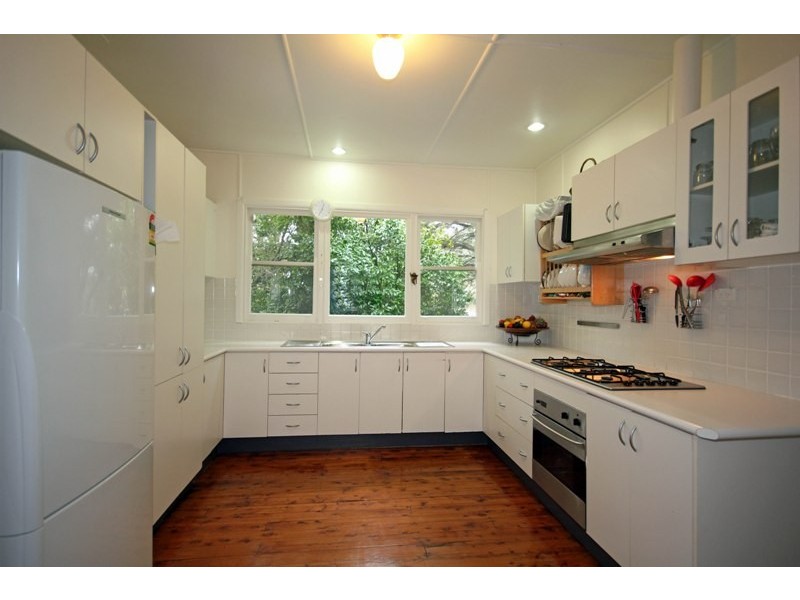 8 Railside Avenue, Bargo NSW 2574