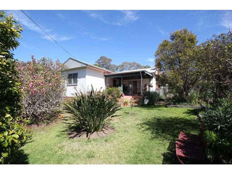 8 Railside Avenue, Bargo NSW 2574