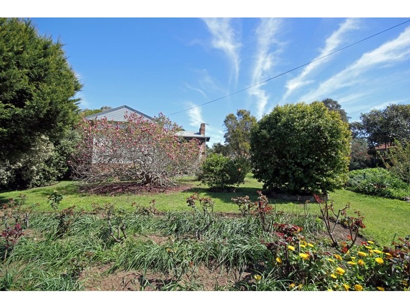 8 Railside Avenue, Bargo NSW 2574