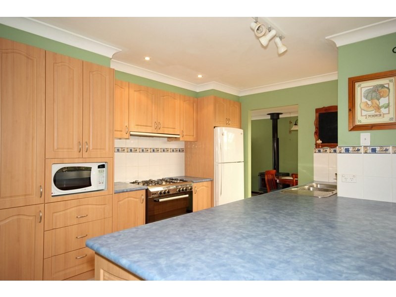 10 Wren Place, Thirlmere NSW 2572