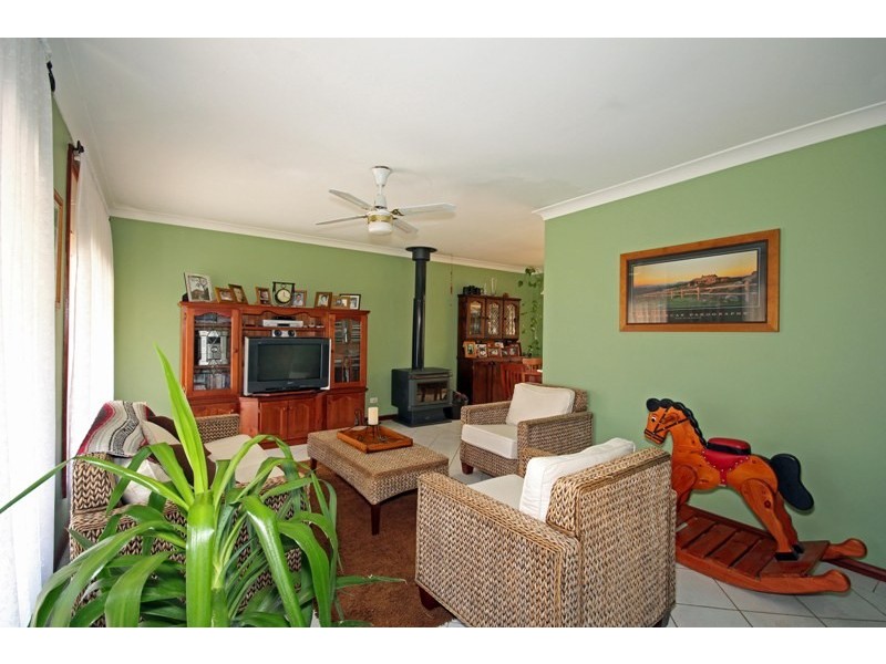 10 Wren Place, Thirlmere NSW 2572