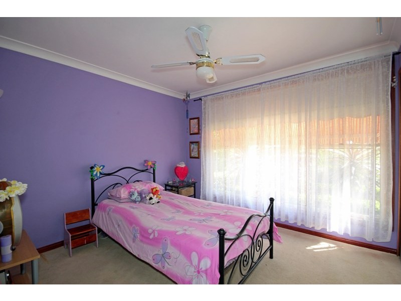 10 Wren Place, Thirlmere NSW 2572