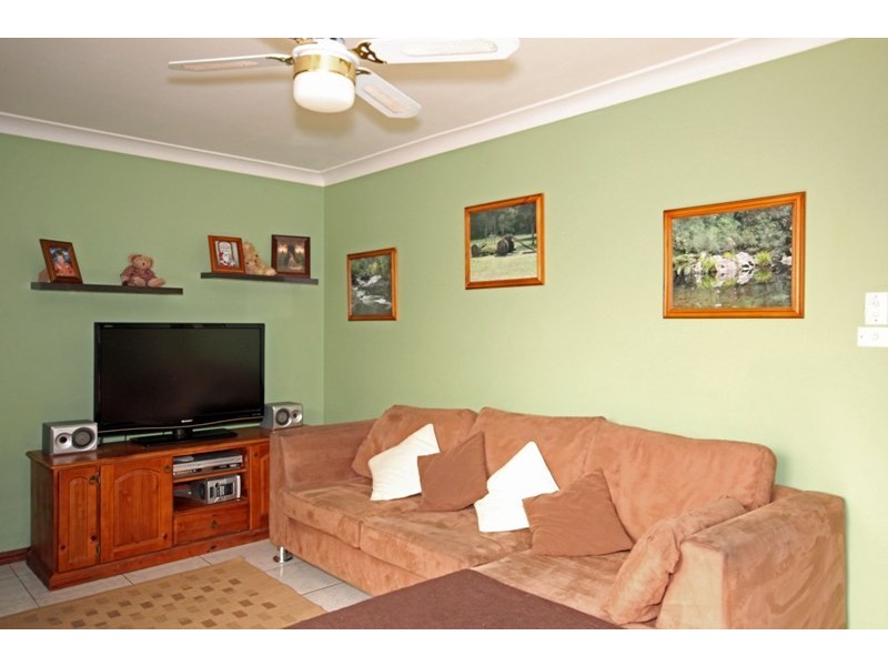 10 Wren Place, Thirlmere NSW 2572