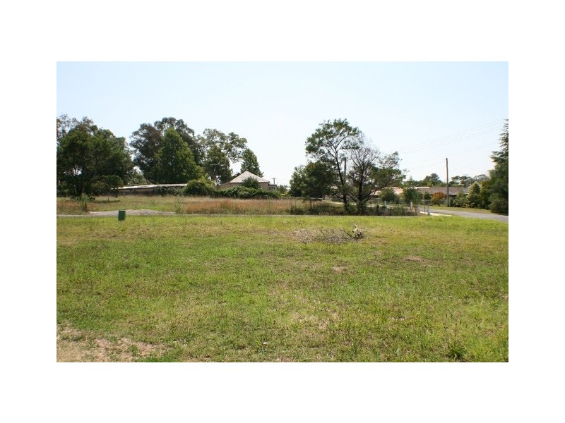 37 Pitt Street, Tahmoor NSW 2573