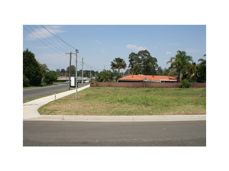 37 Pitt Street, Tahmoor NSW 2573