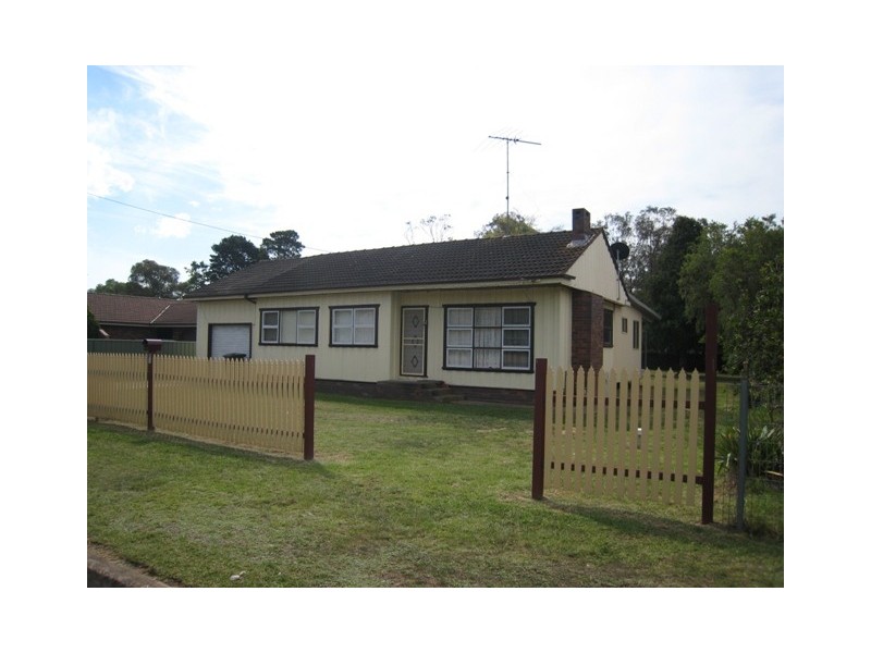 61 Thirlmere Way, Tahmoor NSW 2573