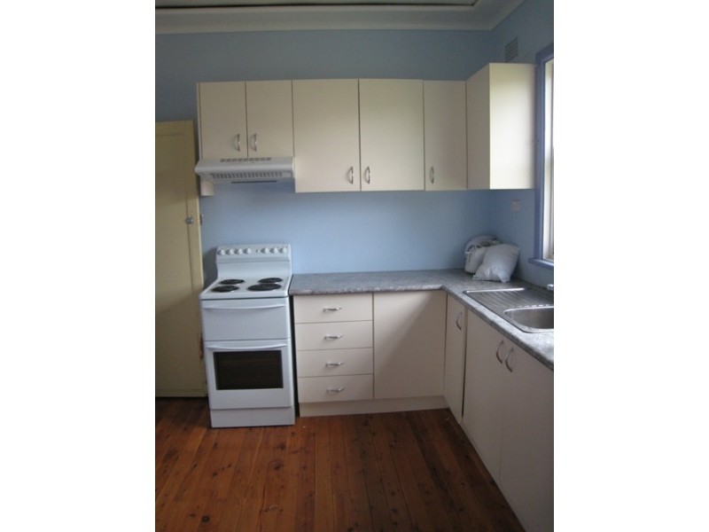 61 Thirlmere Way, Tahmoor NSW 2573