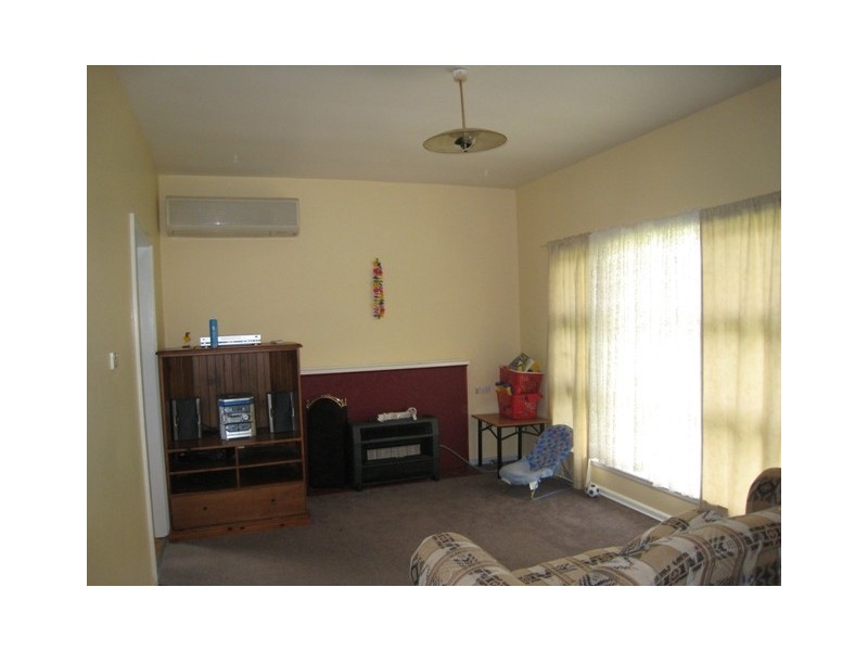 61 Thirlmere Way, Tahmoor NSW 2573