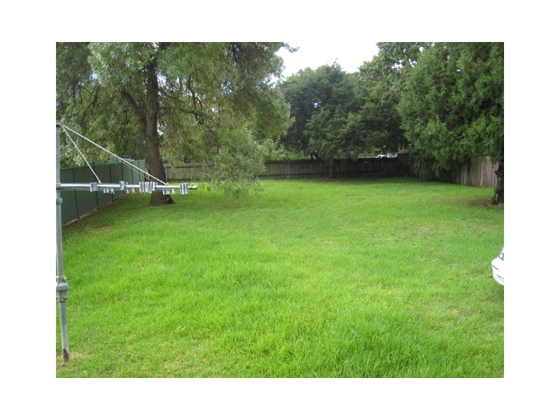 61 Thirlmere Way, Tahmoor NSW 2573