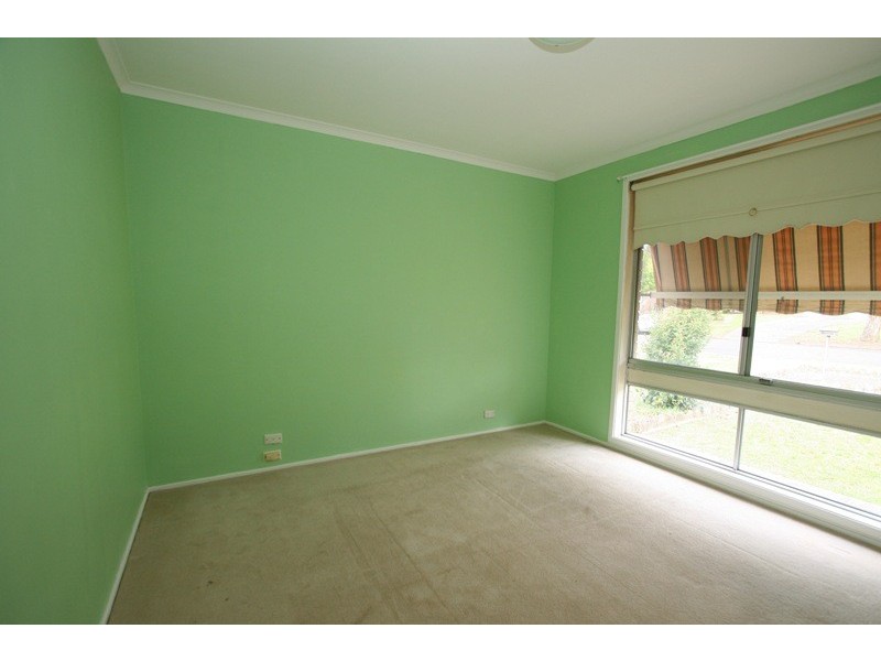 5 Wren Place, Thirlmere NSW 2572