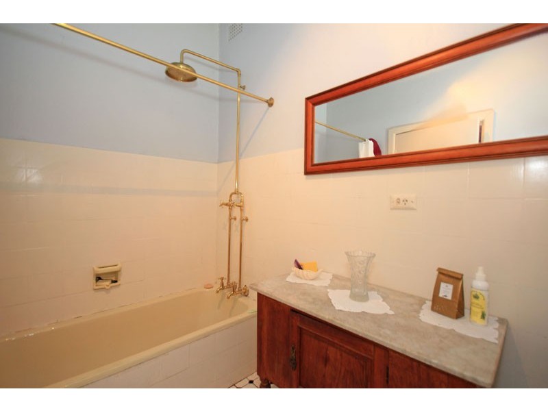 2 Kevin Place, Thirlmere NSW 2572