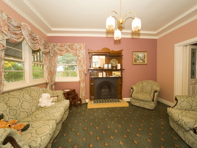 60 Carlton Road, Thirlmere NSW 2572