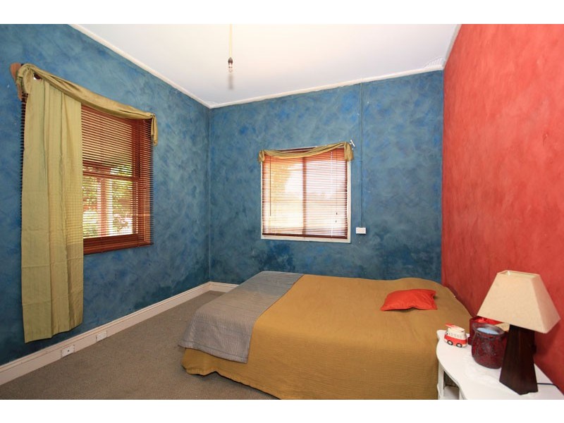 2 Kevin Place, Thirlmere NSW 2572