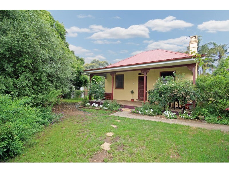 2 Kevin Place, Thirlmere NSW 2572