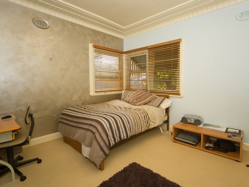 60 Carlton Road, Thirlmere NSW 2572