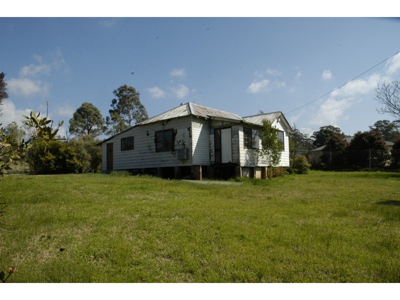 12 River Road, Tahmoor NSW 2573
