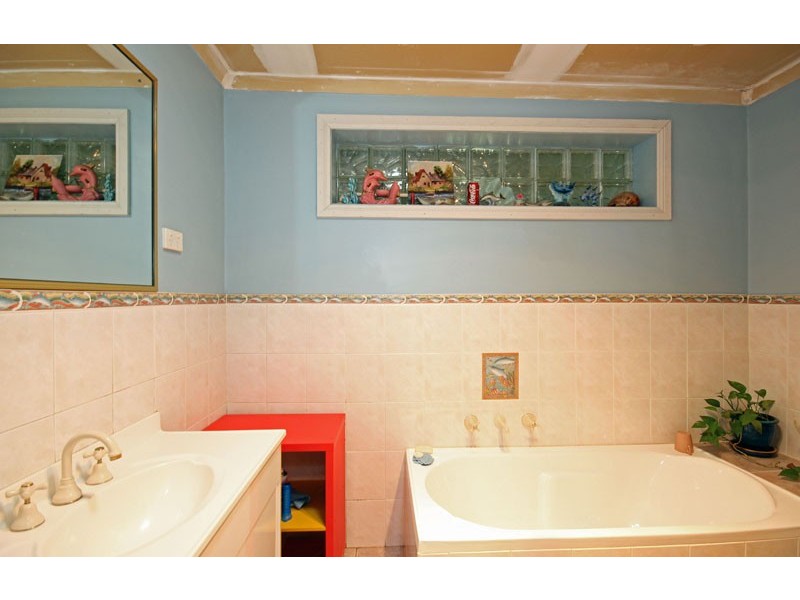26 Lyrebird Road, Pheasants Nest NSW 2574